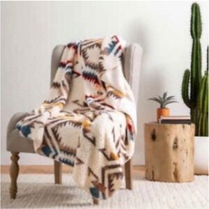Pendleton Sherpa Fleece Throw Blanket Southwestern Aztec Cream Blue Red 65x70